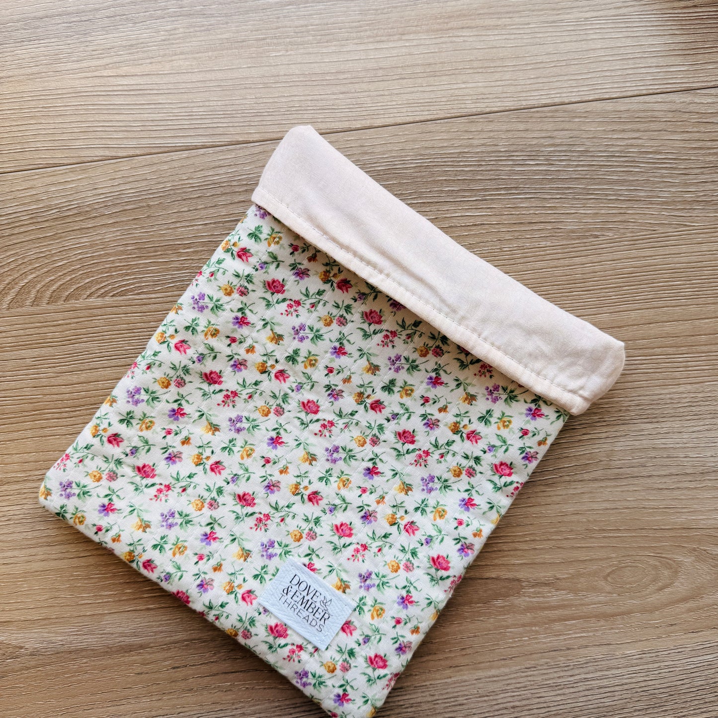 Book & E-Reader Sleeve – Wildflower/Cream Floral - Medium