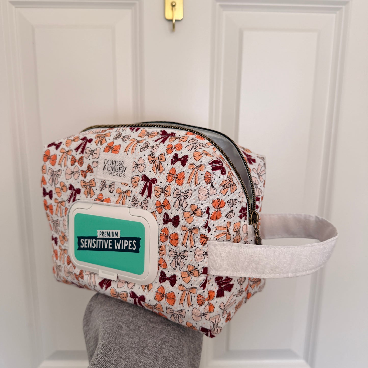 Diaper & Wipe Pouch – Rustic Bows/White Vine (Limited)