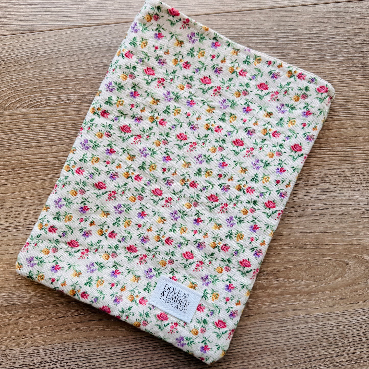 Book & E-Reader Sleeve – Wildflower/Cream Floral - Medium