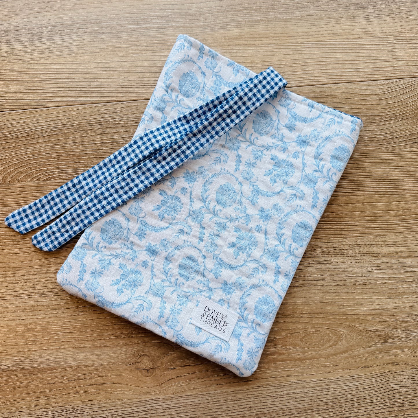 Book & E-Reader Sleeve – Blue Vine/Blue Gingham - Medium - Tie Closure