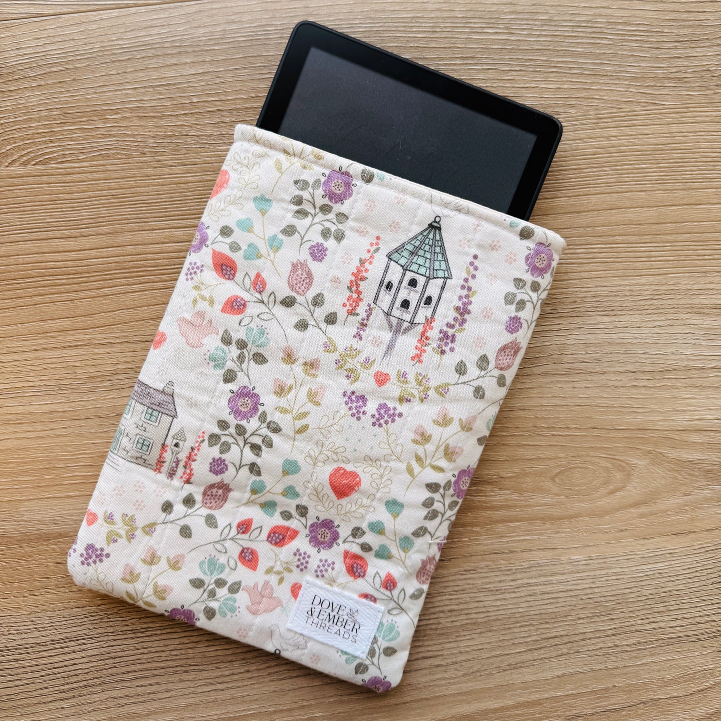 Book & E-Reader Sleeve – Cottage Home/Cream Floral - Small