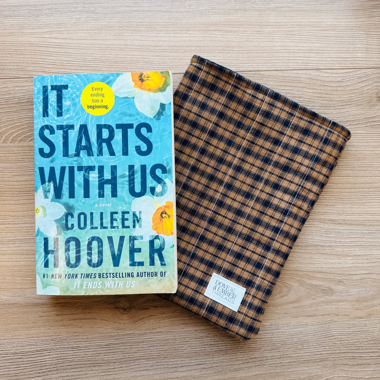 Book & E-Reader Sleeve – Tan/Navy Plaid - Medium