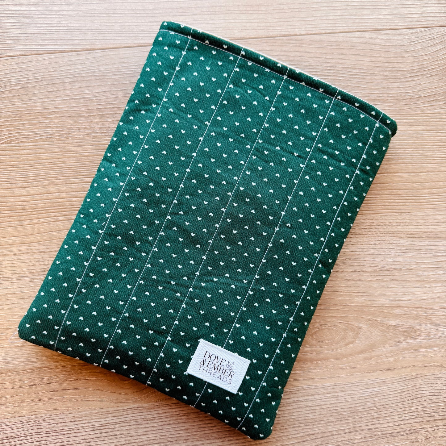 Book & E-Reader Sleeve – Hearts on Green/Cream Floral  - Medium